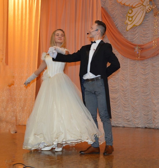 Молодежный бал состоялся в Бобруйске