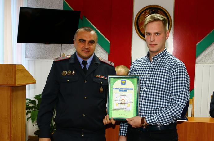 Продавец в Климовичском районе в одиночку справился с тремя грабителям