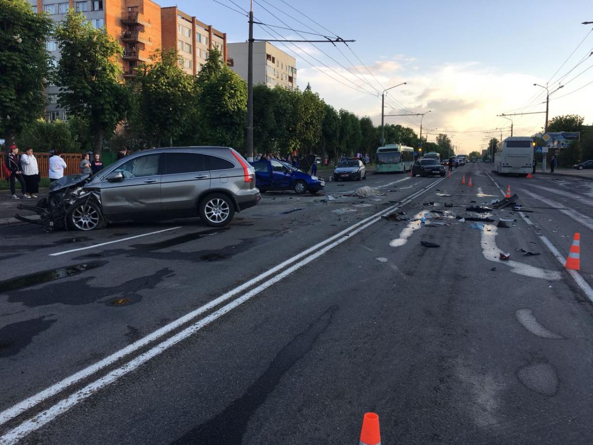 Один человек погиб и трое пострадали в ДТП в Могилеве