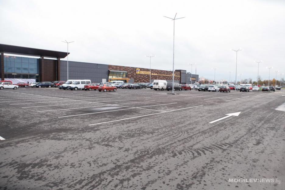 Временно будут перекрывать движение транспорта в районе ТЦ "Е-Сити" в июне