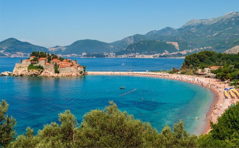 Беларусь планирует упростить поездки в Черногорию и отменить визы с Сент-Китс и Невис