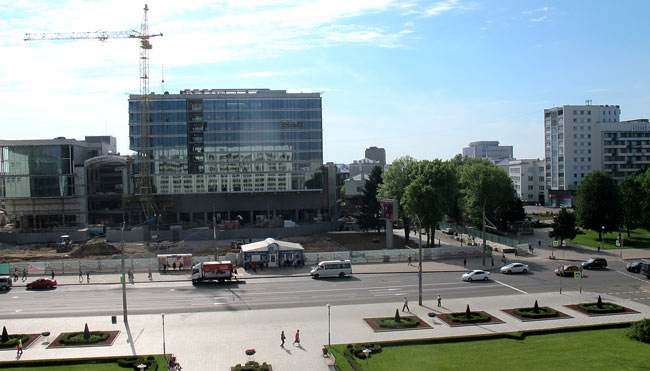 Благоустройство территории перед бывшим Домом быта планируют завершить ко Дню города