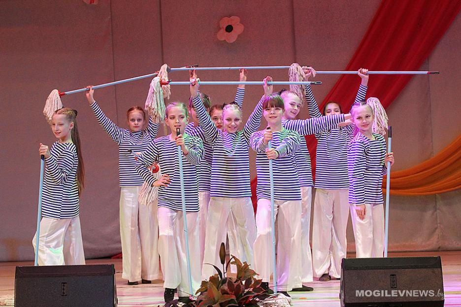 Концертную программу представят «Веселые нотки» в ДК области 19 апреля