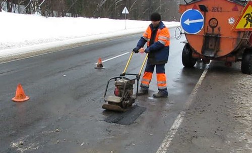 Свыше 3770 «квадратов» ямок на дорожном покрытии устранили с начала года работники «Могилевавтодора»