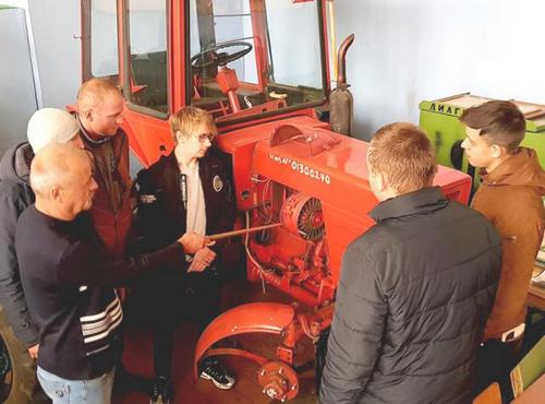 Бобруйское ДОСААФ будет готовить трактористов-машинистов