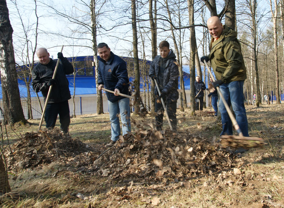 Общегородской субботник прошел  в Могилеве. Фото