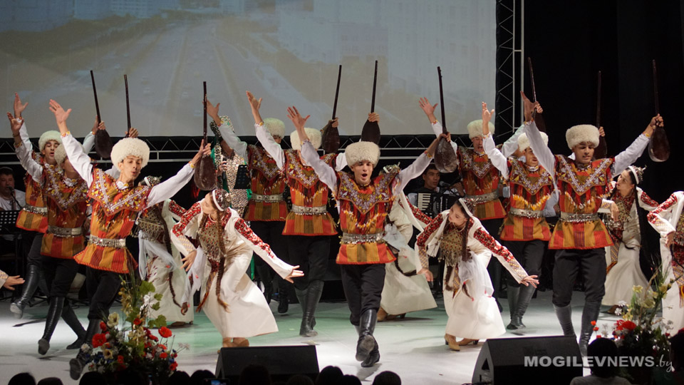 Мастера искусств Туркменистана выступили в Могилеве. Фото