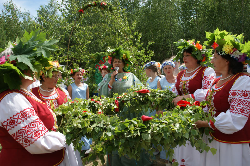 "Зялёныя святкі" отпраздновали на криницах в Чаусском районе. Фото