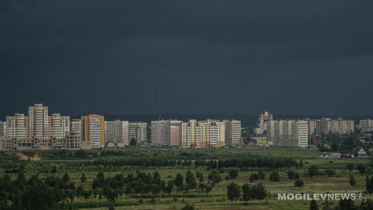 Оранжевый уровень опасности в связи с сильными ливнями и ветром объявлен на 8 августа в Могилевской области