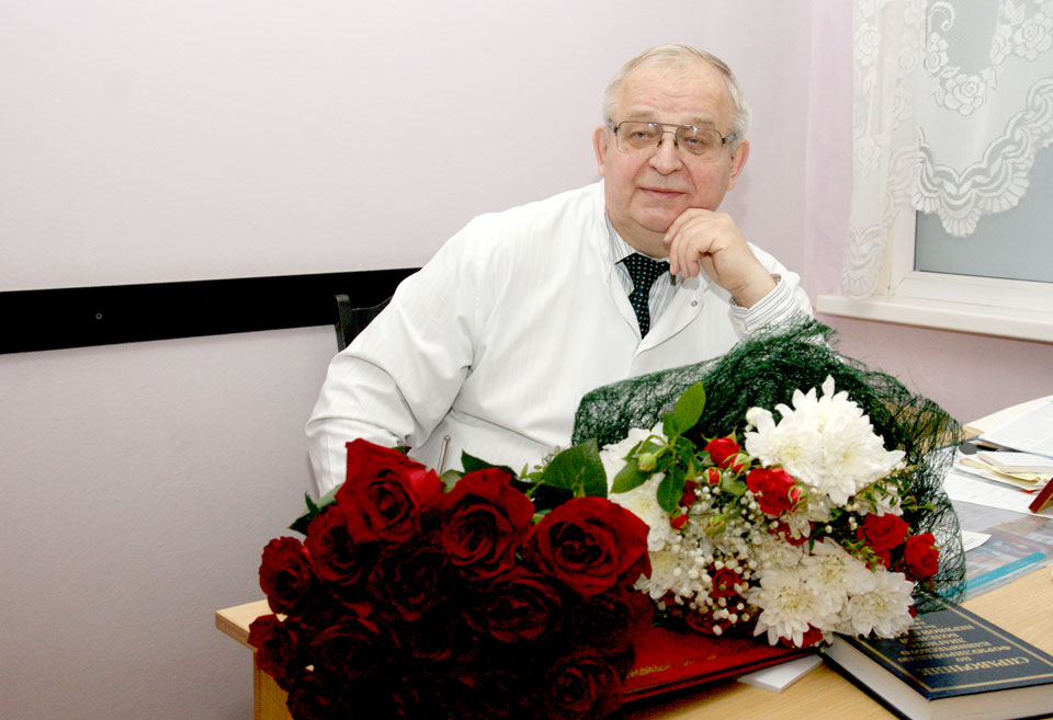 В Могилевской детской облбольнице чествовали почетного юбиляра. Фото