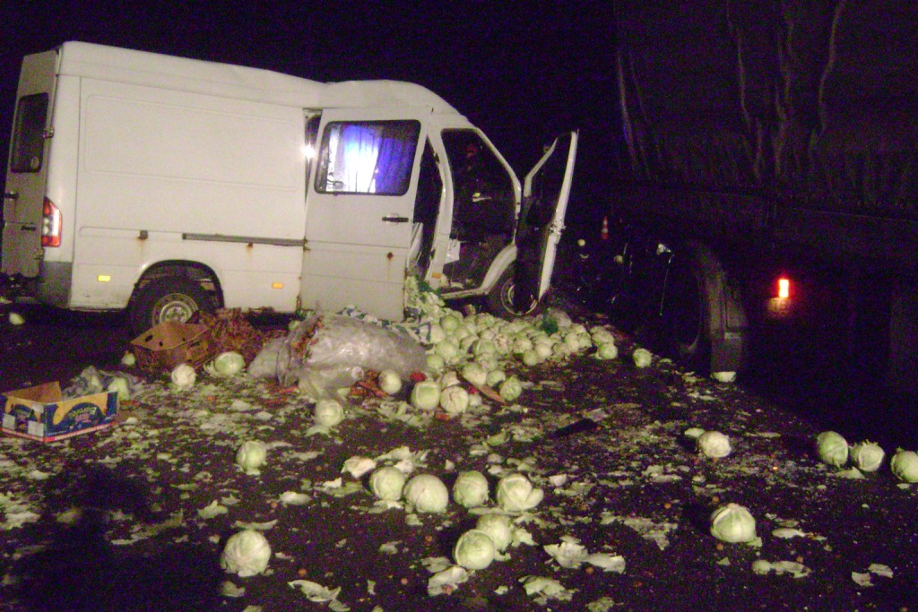 В отношении водителя фуры, которая столкнулась Кировском районе с микроавтобусом, возбуждено уголовное дело