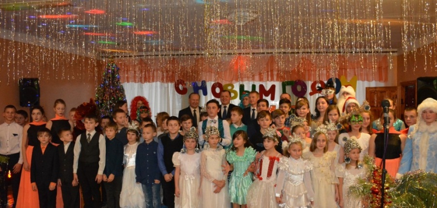 Глусской школе-интернату передан сертификат на 40 тысяч рублей