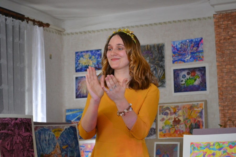 Выставка художницы Екатерины Витковской работает в Бобруйске