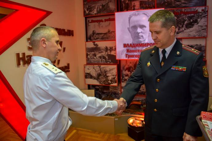 Торжественный ритуал вручения лейтенантских погон молодым сотрудникам прошел в УВД облисполкома