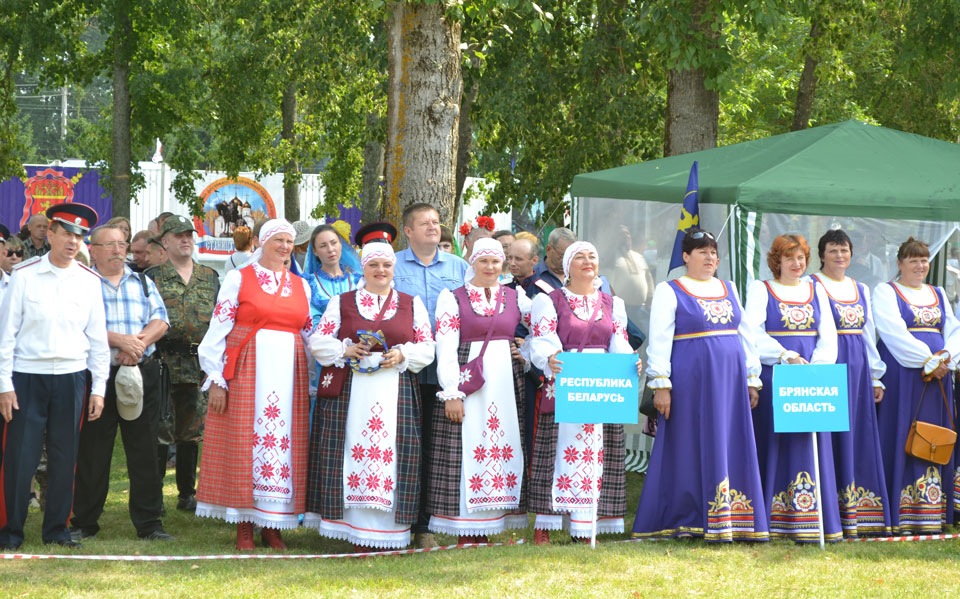 Артисты из Хотимского района вернулись с победой с казаческого фестиваля