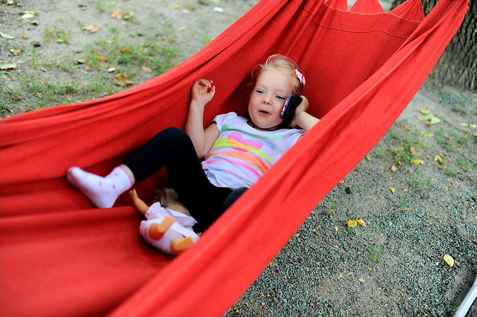 700 жителей Могилева отдохнули в гамаках МТС в рамках акции #БезлимитищеКачает