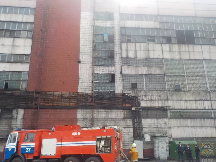 Пожар на ОАО «Белшина» в Бобруйске тушили спасатели