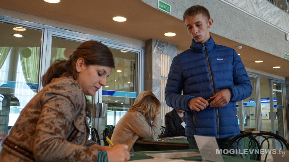 Более 200 человек посетили ярмарку вакансий сезонных работ