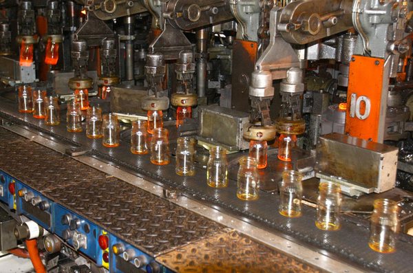 Более чем на 90% к уровню 2016-го увеличил выпуск продукции в прошлом году «Стеклозавод Елизово»