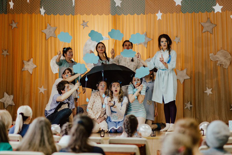 Детский спектакль «Подушечное настроение» покажут  в тайм-кафе «Небо»