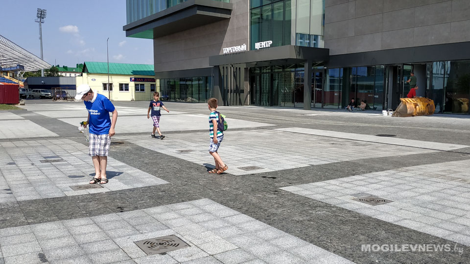 Временные паузы в работе нового фонтана в Могилеве связаны с чисткой