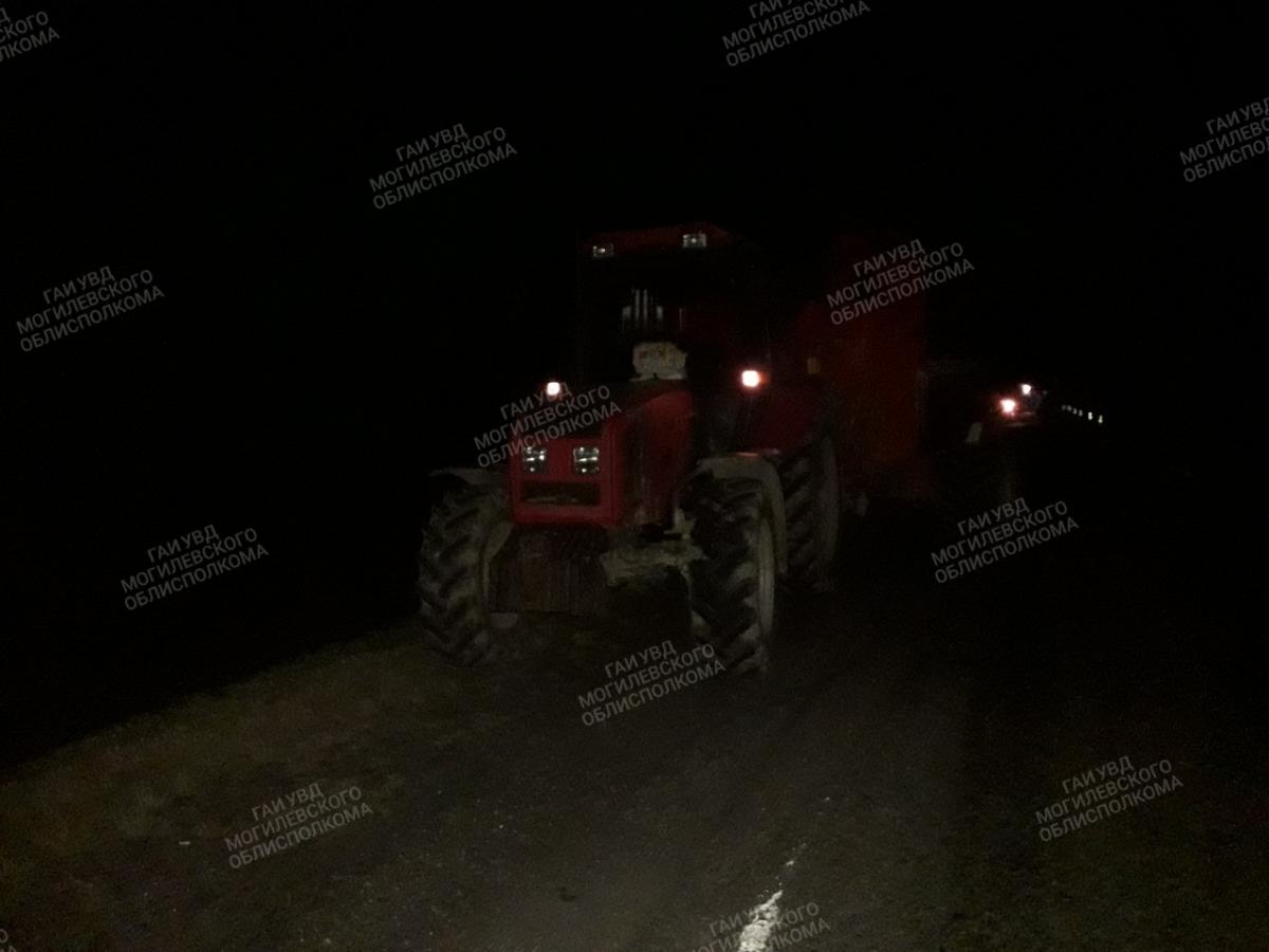 «Мазда» в Кричевском районе столкнулась с трактором