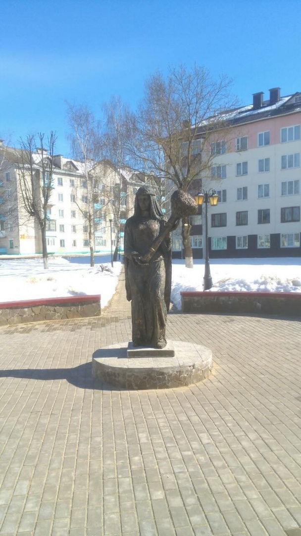 Скульптуру княжны как символ райцентра установили в Хотимске