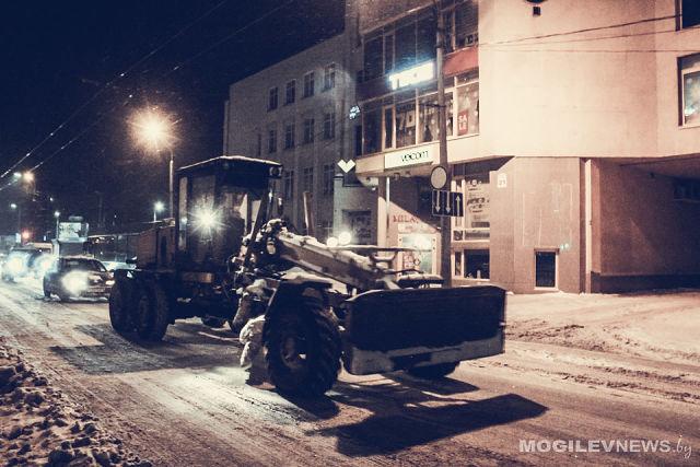 Могилевчан просят присоединиться к уборке снега в собственных дворах