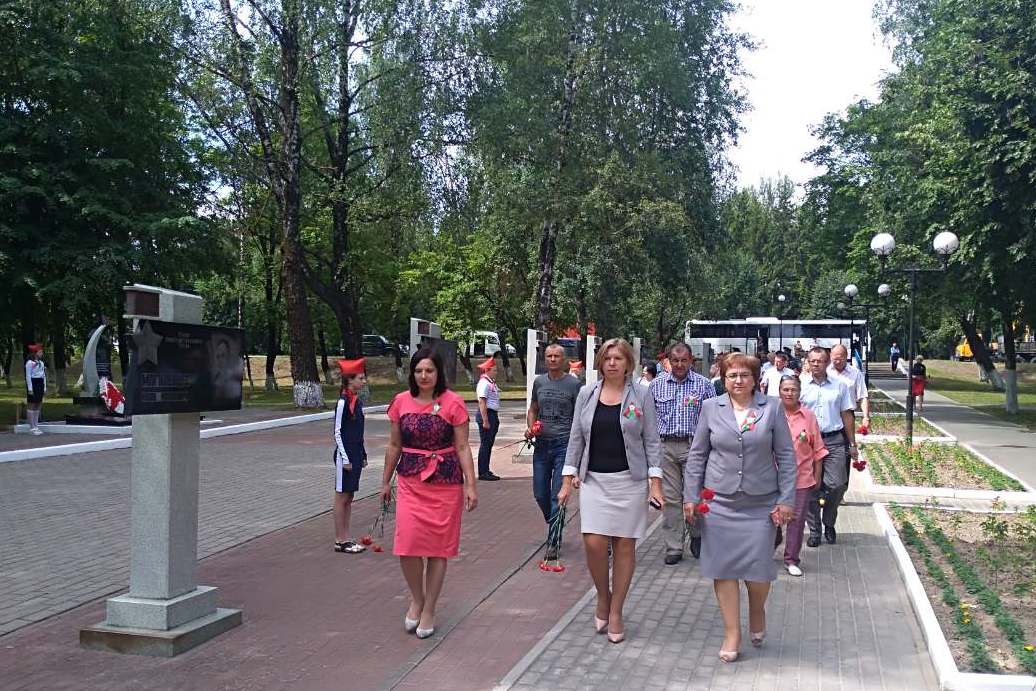 Вахта Памяти  у мест захоронения воинов, партизан и подпольщиков прошла в Кричевском районе. Фото