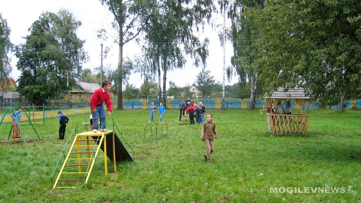 Волонтеры помогут в ремонте детских площадок в Могилеве