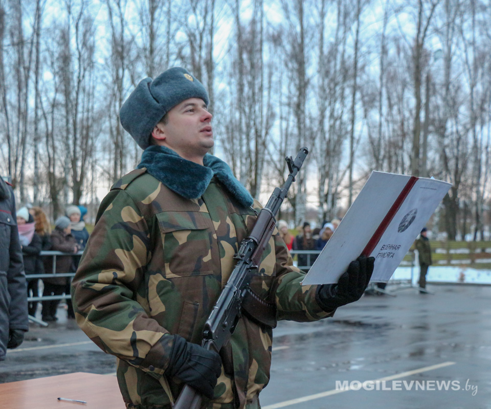Ритуал приведения нового пополнения к Военной присяге прошел в Могилеве. Фото