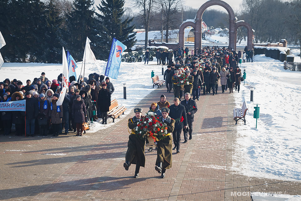 Церемония возложения цветов и венков состоялась на Буйничском поле. Фото
