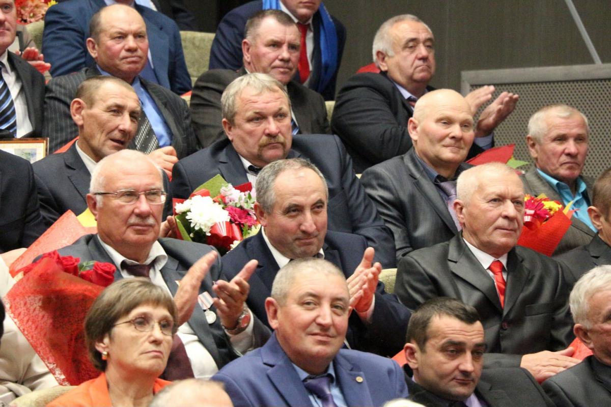 Награды вручены более 150 передовикам аграрной отрасли Могилевщины