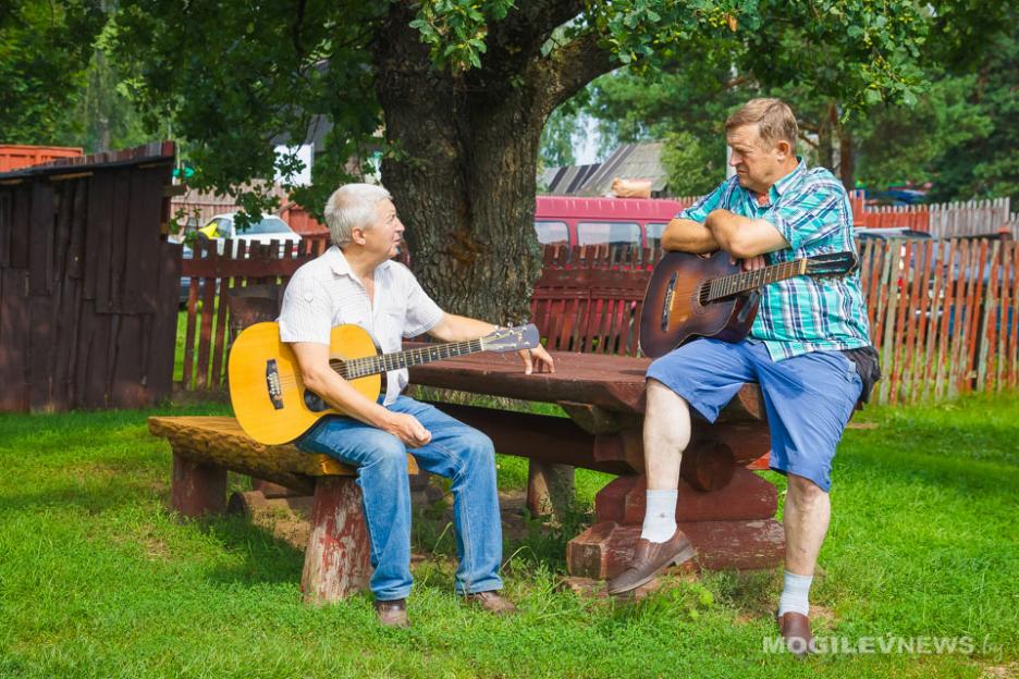 К участию в бобруйском конкурсе «Пой, гитарная струна…» приглашаются гитаристы со всей области
