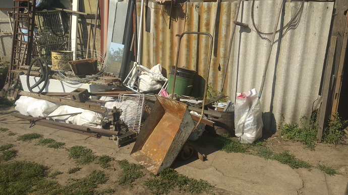 Житель Осипович занимался незаконной приемкой лома чермета на дому