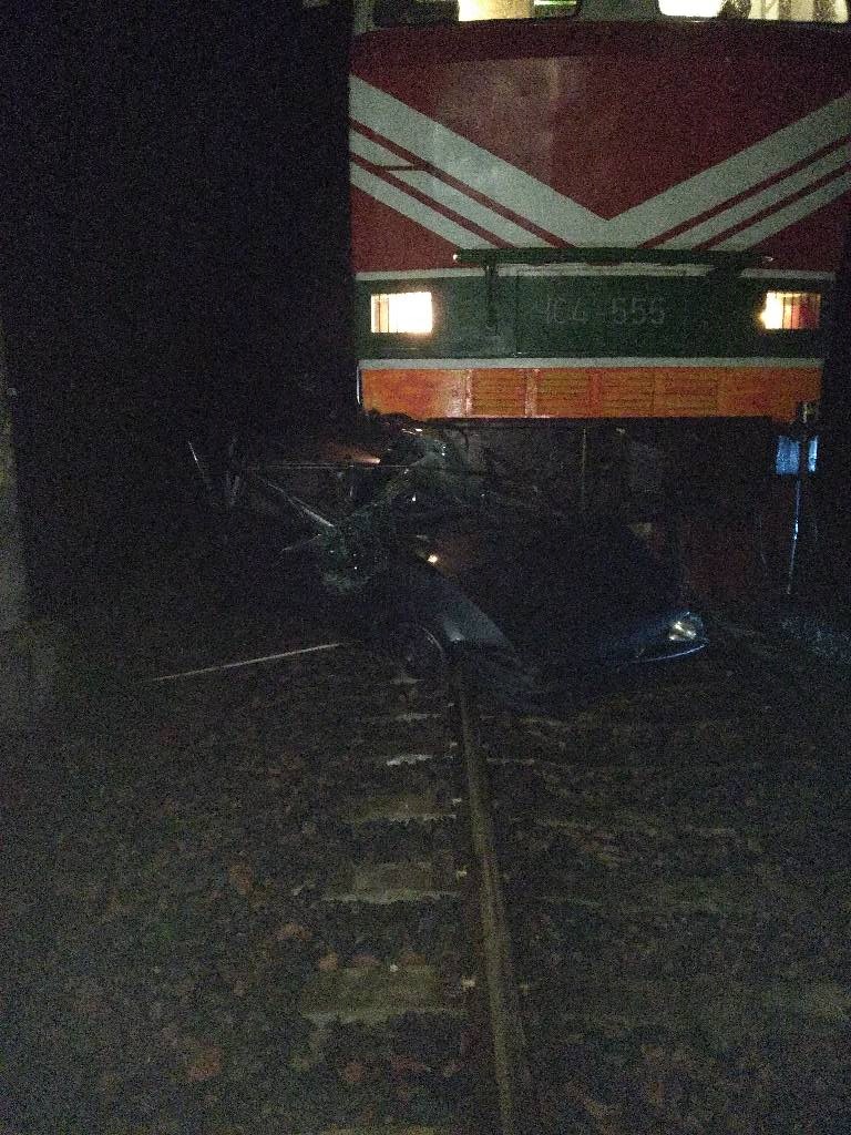 Автомобиль в Бобруйском районе столкнулся с локомотивом