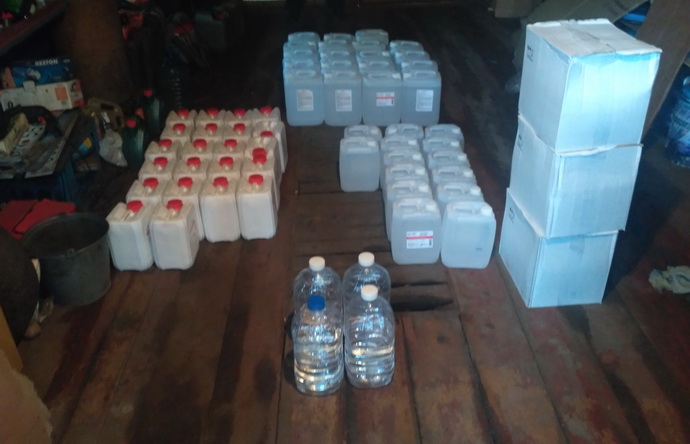 Спирт и водку обнаружили  в гараже у бобруйчанки