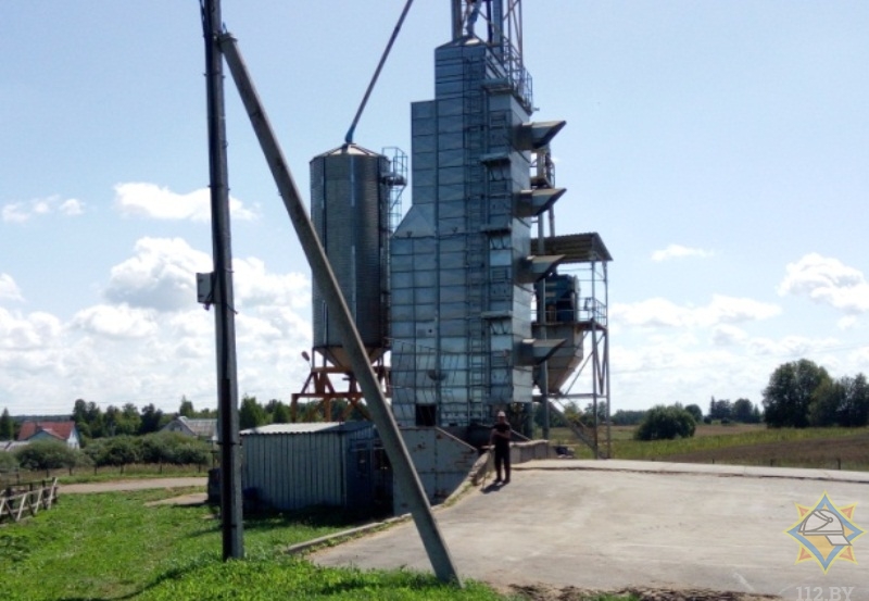 Рейд по зерносушильным комплексам Мстиславского района провели представители МЧС