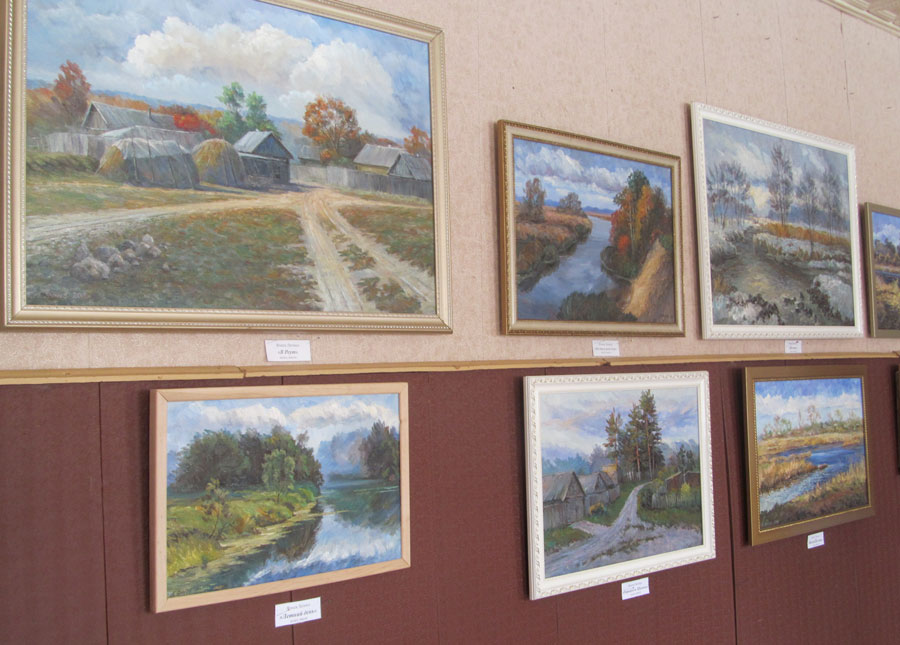 Выставка работ местных художников открылась в Климовичском краеведческом музее