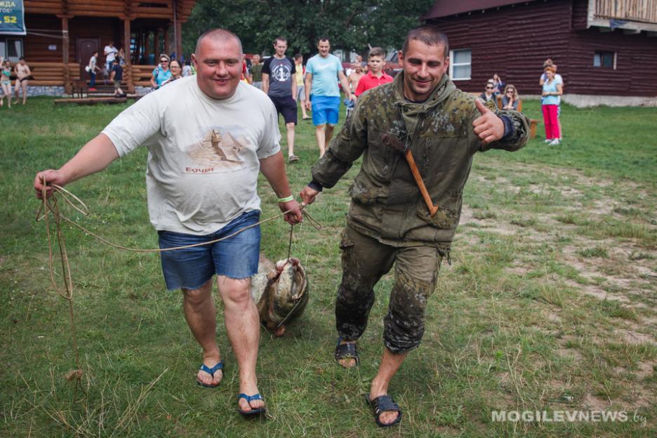 Поэты и музыканты из восьми стран съедутся на "Большую бард-рыбалку"