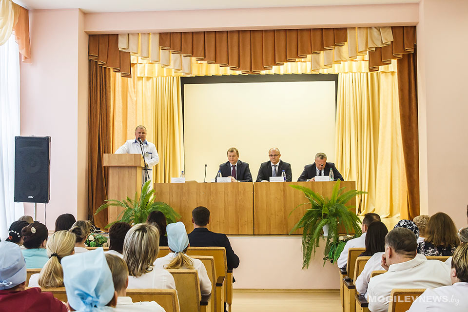 Владимир Доманевский встретился с трудовым коллективом Могилевской облбольницы