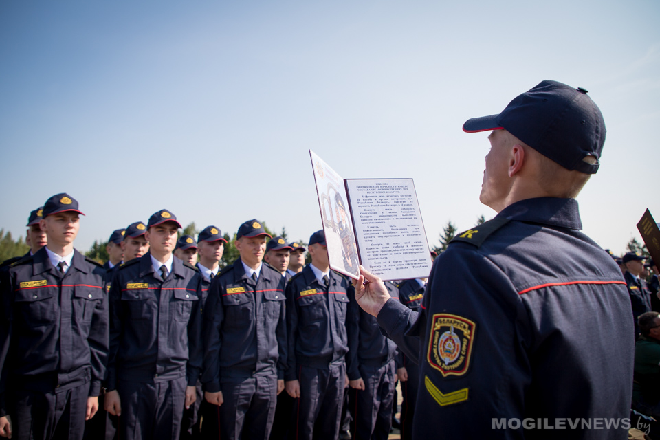 Курсанты Могилевского института МВД принесли Присягу. Фото