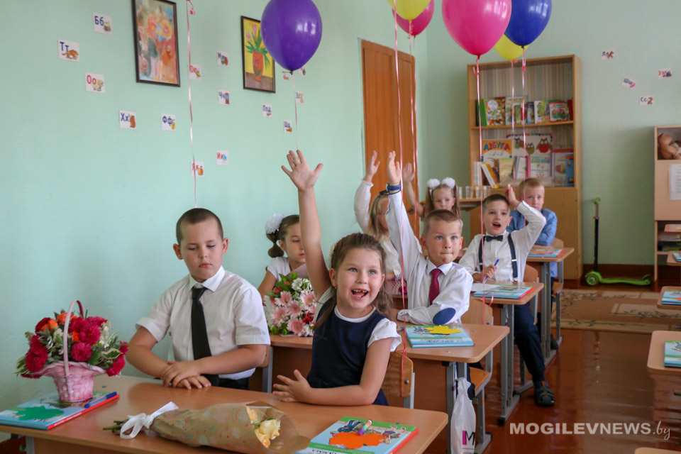 Мнение жителей области по вопросу удовлетворенности качеством оказания услуг учреждениями образования изучает Могоблисполком
