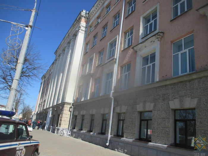 350 человек эвакуировали из колледжа в Могилеве