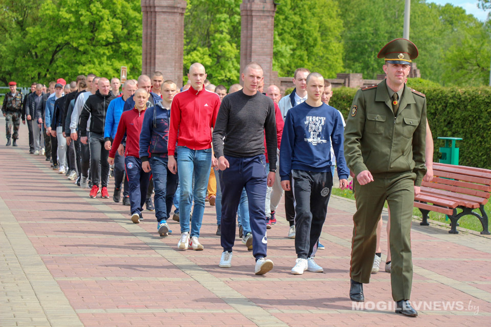 На Буйничском поле состоялись торжественные проводы призывников на военную службу. Фото