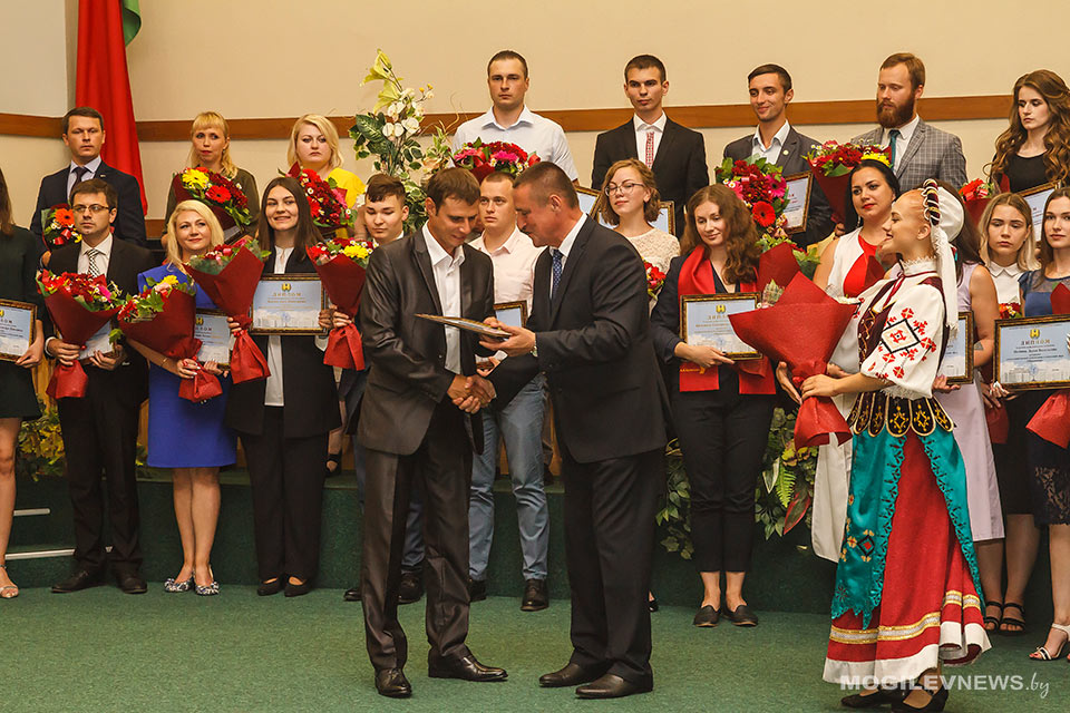 Специальной премией Могилевского облисполкома в социальной сфере отметили 50 представителей молодежи