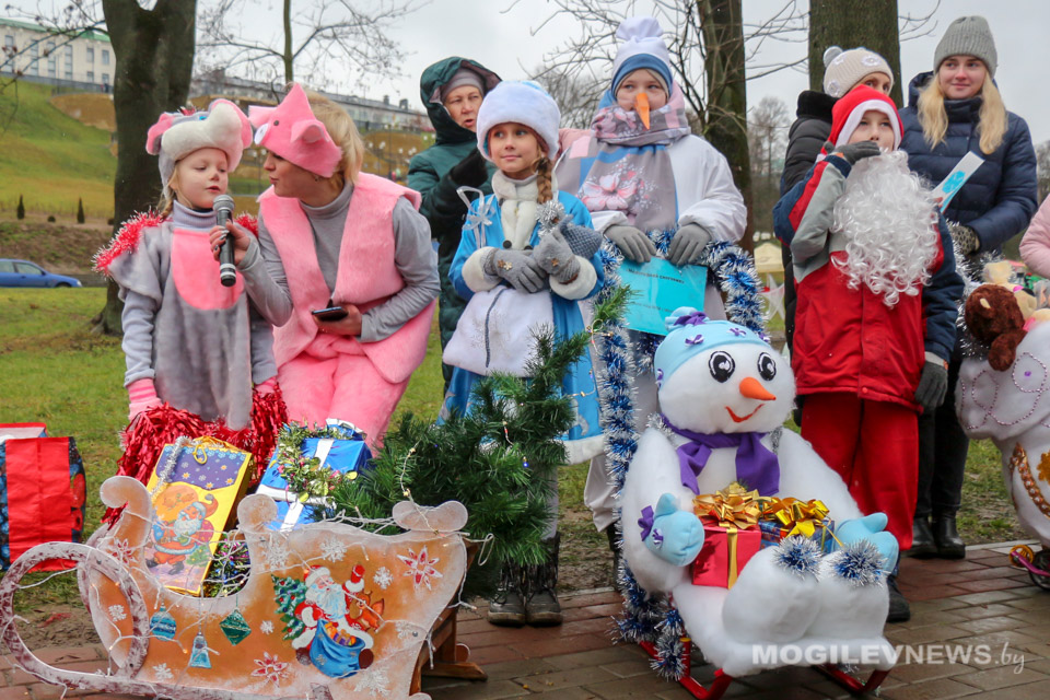 Конкурс детских санок «Сани моей мечты» прошел в парке Подниколье. Фото