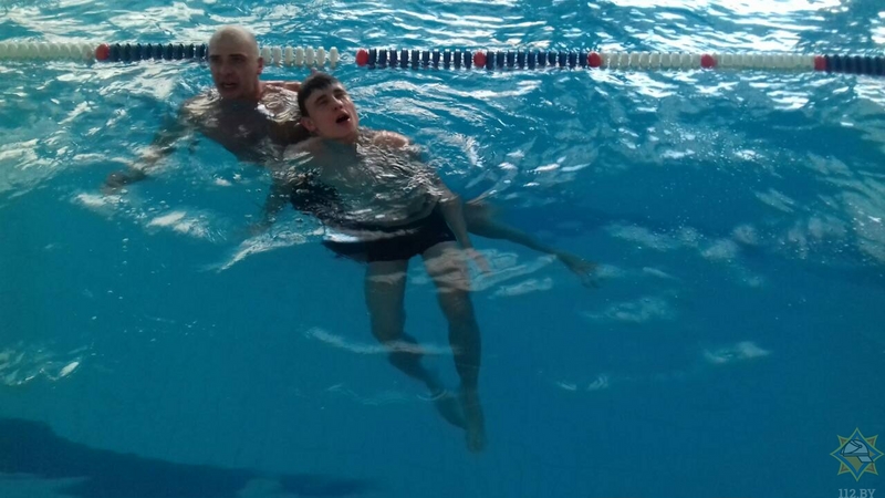 Мастер-класс по спасению утопающих прошел в центре олимпийского резерва