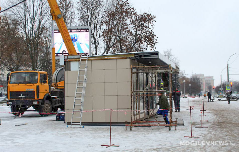Остановочный павильон от театра кукол перенесли на площадку возле диагностического центра