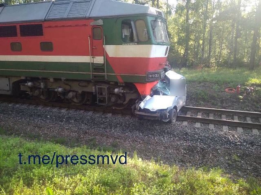 Легковушка попала под поезд в Могилевской области, водитель погиб